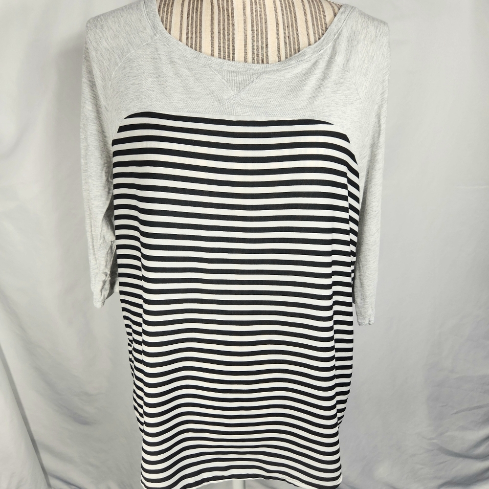 Express Grey & Black Striped Bottom 3/4 Sleeve Top Size Medium